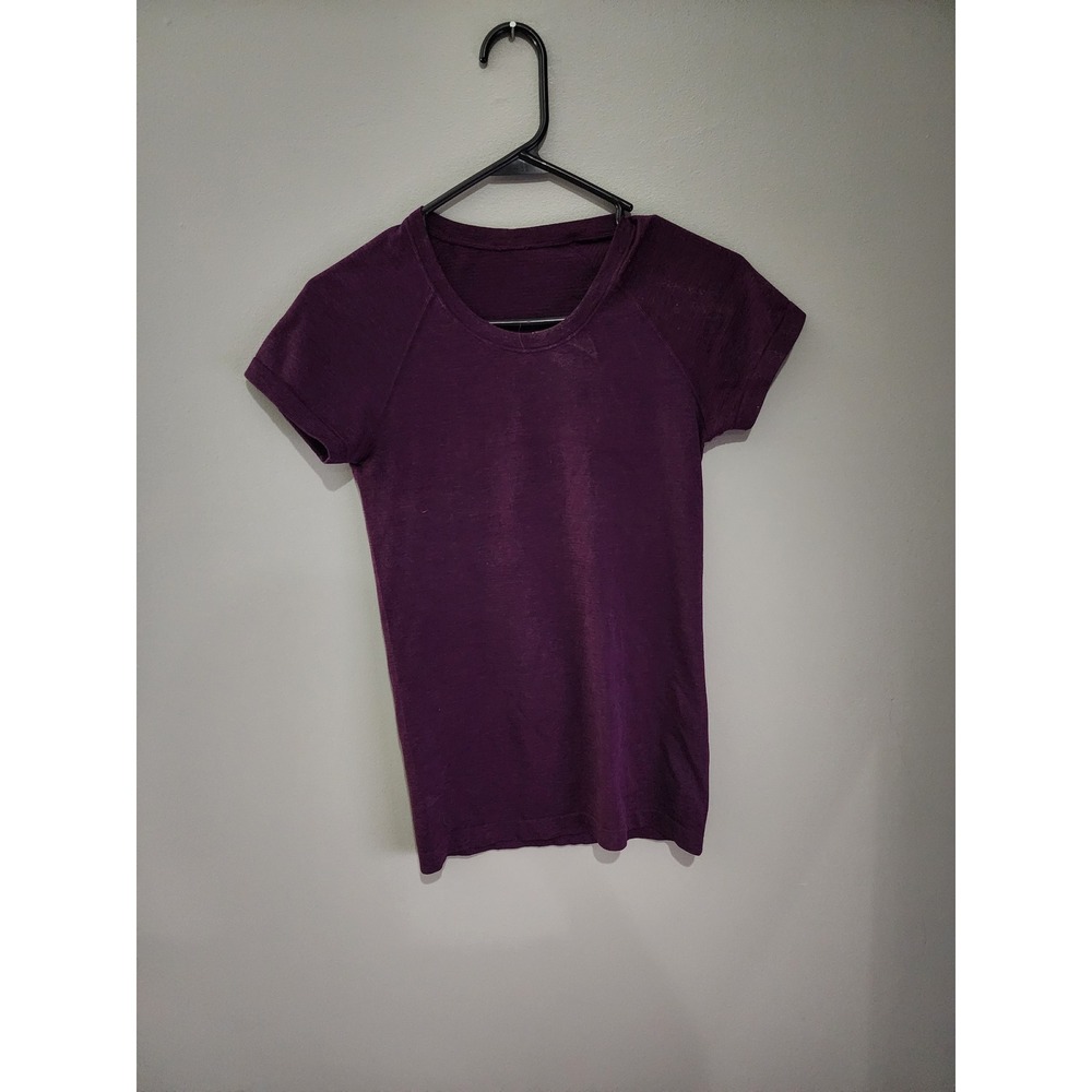 Lululemon Swiftly Tech Short Sleeve Crew Top Purple Athletic Shirt Womens